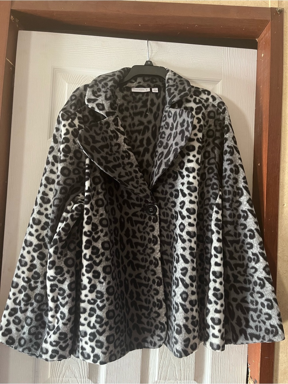 NWOT Susan Graver Gray Snow Leopard Print Fleece Swing Jacket - 2X
